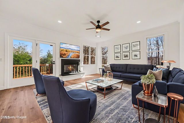 6 Timbercreek Court, Durham, NC 27712