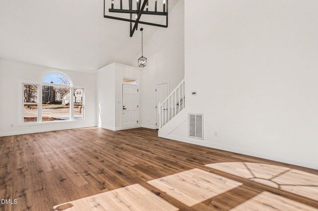 6 Timbercreek Court, Durham, NC 27712