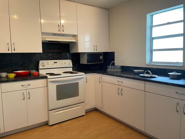 4629 Poinciana Street Apt 409, Lauderdale-By-The-Sea Apt 409, Fort Lauderdale, FL 33308