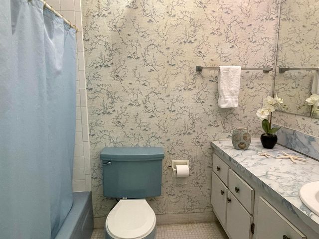 4629 Poinciana Street Apt 409, Lauderdale-By-The-Sea Apt 409, Fort Lauderdale, FL 33308