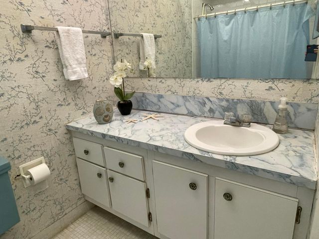 4629 Poinciana Street Apt 409, Lauderdale-By-The-Sea Apt 409, Fort Lauderdale, FL 33308