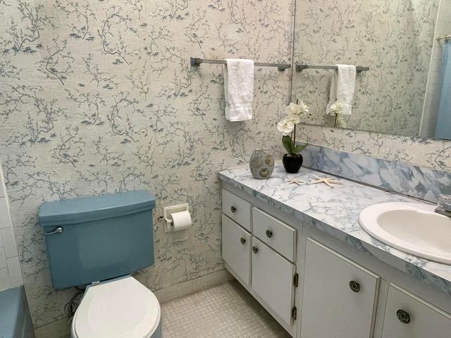 4629 Poinciana Street Apt 409, Lauderdale-By-The-Sea Apt 409, Fort Lauderdale, FL 33308