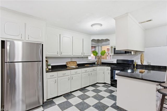 4601 Peek TRL, Chesapeake, VA 23321