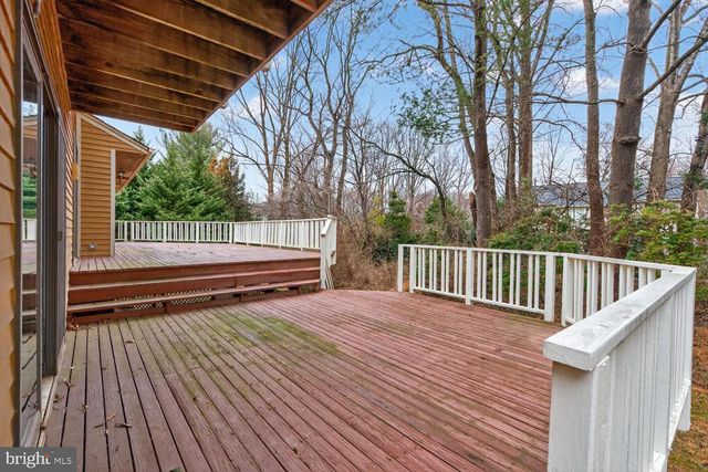 905 FALLS BRIDGE LN, Great Falls, VA 22066