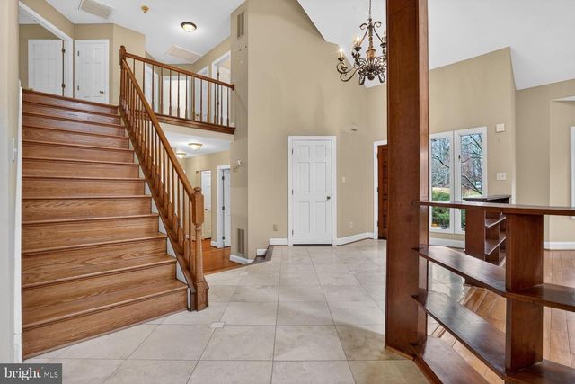 905 FALLS BRIDGE LN, Great Falls, VA 22066