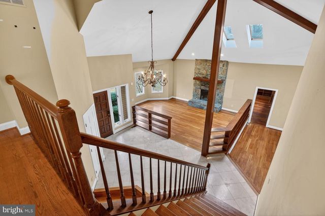 905 FALLS BRIDGE LN, Great Falls, VA 22066