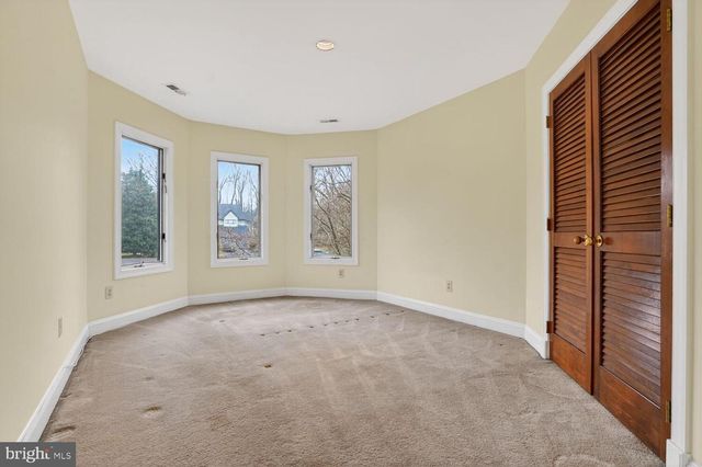 905 FALLS BRIDGE LN, Great Falls, VA 22066