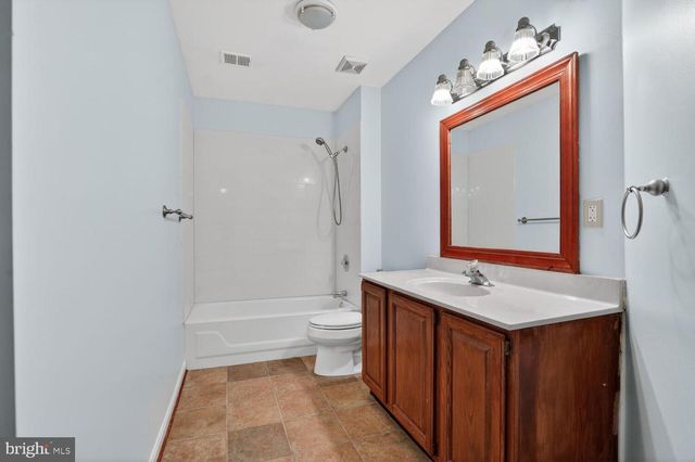 905 FALLS BRIDGE LN, Great Falls, VA 22066