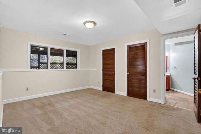 905 FALLS BRIDGE LN, Great Falls, VA 22066