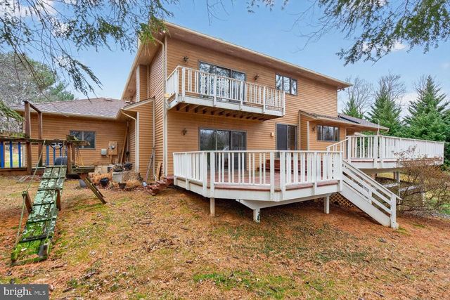 905 FALLS BRIDGE LN, Great Falls, VA 22066