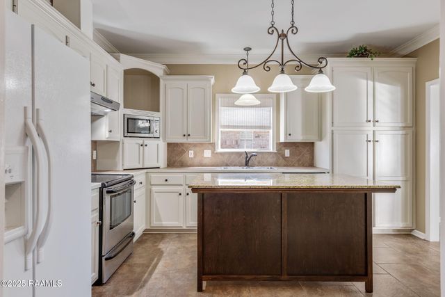 910 Canberra Road, Lafayette, LA 70503