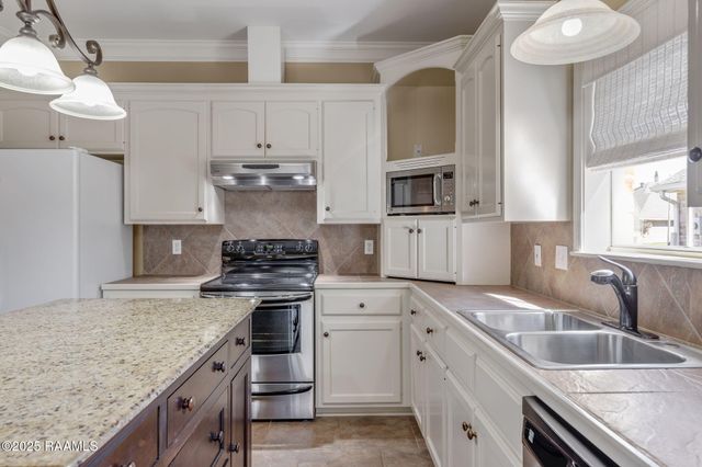 910 Canberra Road, Lafayette, LA 70503