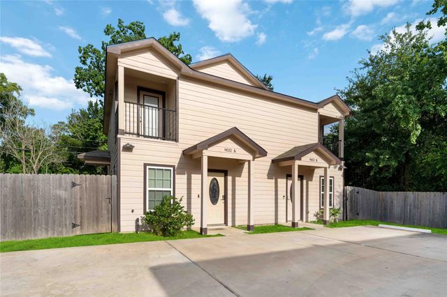 9032 Jutland Road A/B, Houston, TX 77033