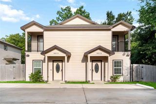 9032 Jutland Road A/B, Houston, TX 77033