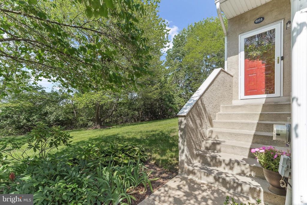 601 WORINGTON DR, West Chester, PA 19382