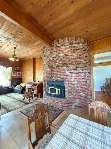 641 W 2nd Street, Baird, TX 79504