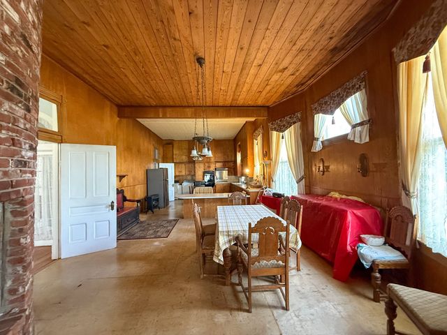 641 W 2nd Street, Baird, TX 79504