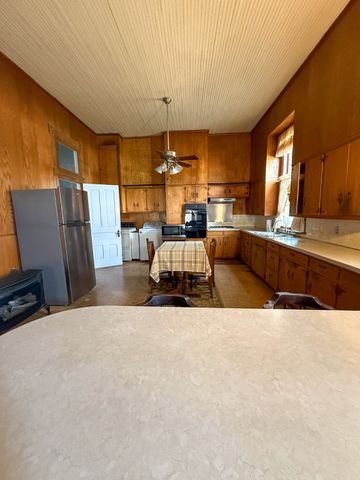 641 W 2nd Street, Baird, TX 79504