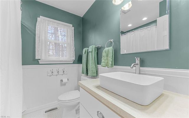 1219 Fairway DR, Chesapeake, VA 23320