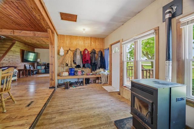 N5460 COLLIER ROAD, New London, WI 54961