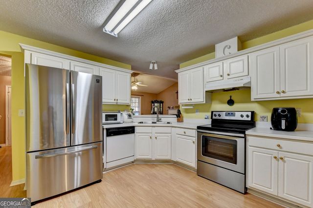 6005 April Drive, Buford, GA 30518