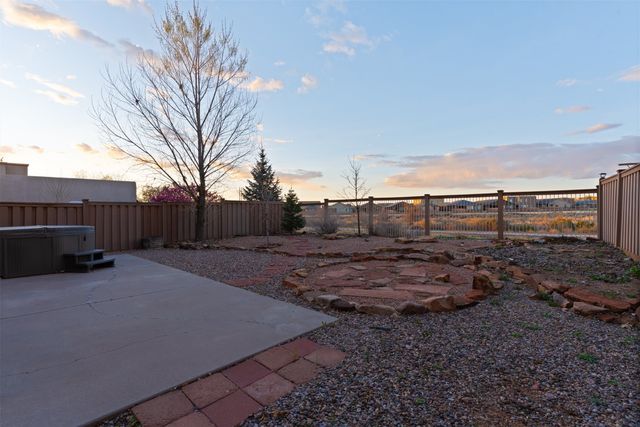 117 Carson Valley Way, Santa Fe, NM 87508