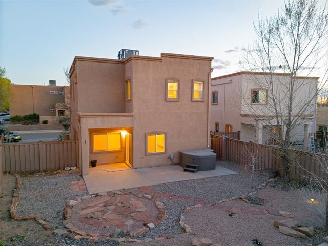 117 Carson Valley Way, Santa Fe, NM 87508