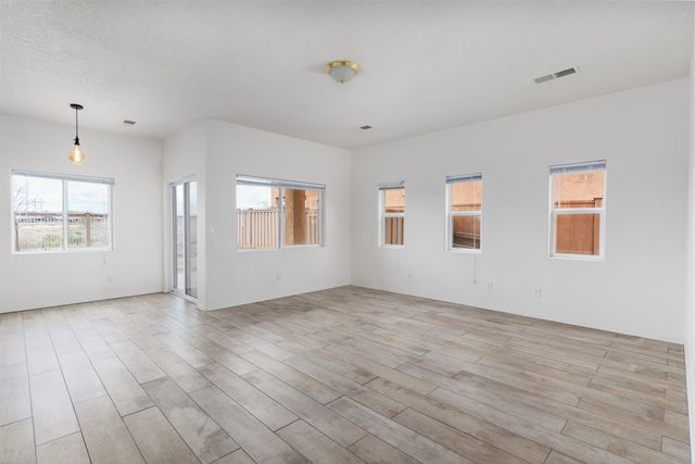 117 Carson Valley Way, Santa Fe, NM 87508