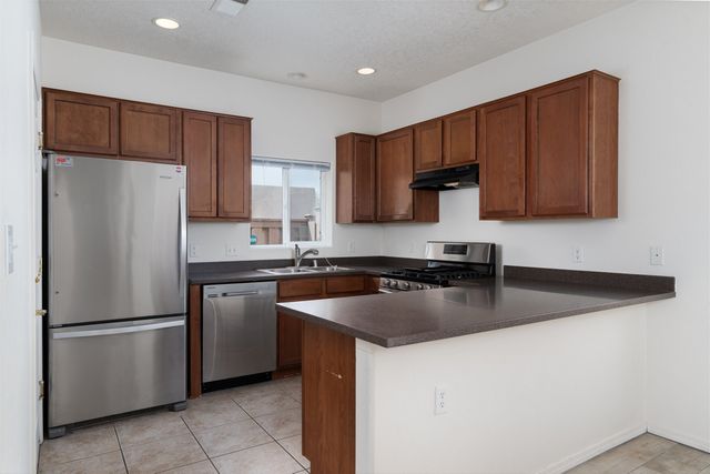117 Carson Valley Way, Santa Fe, NM 87508