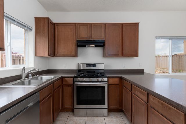 117 Carson Valley Way, Santa Fe, NM 87508