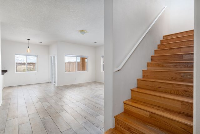 117 Carson Valley Way, Santa Fe, NM 87508
