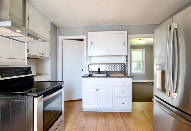 425 Taylor St 1, Springfield, MA 01105