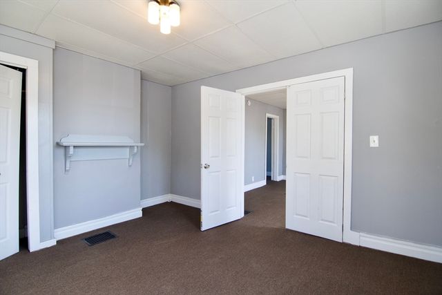 425 Taylor St 1, Springfield, MA 01105