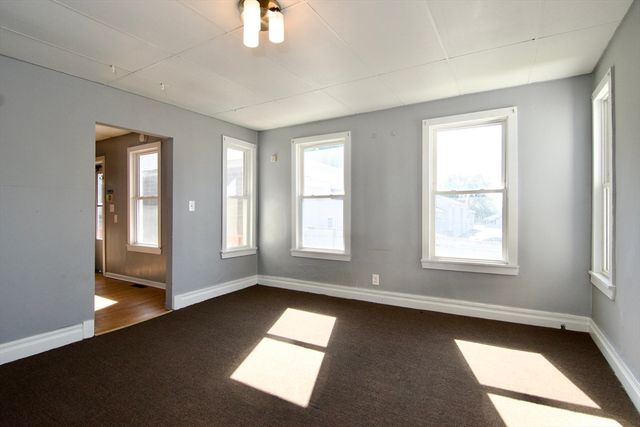 425 Taylor St 1, Springfield, MA 01105