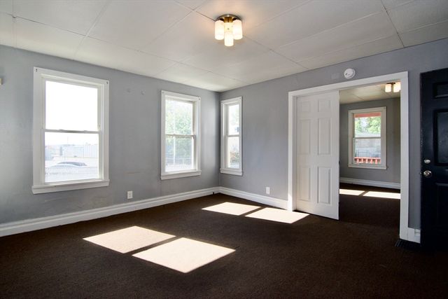 425 Taylor St 1, Springfield, MA 01105