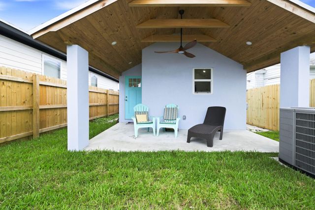 227 S E Street, Lake Worth Beach, FL 33460