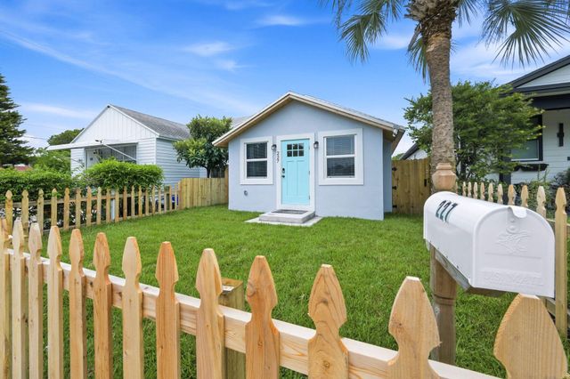 227 S E Street, Lake Worth Beach, FL 33460