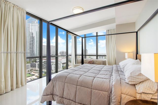 1100 Biscayne Blvd 2203, Miami, FL 33132