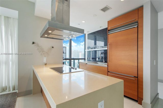 1100 Biscayne Blvd 2203, Miami, FL 33132