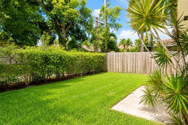 92 Lariat Circle, Boca Raton, FL 33487