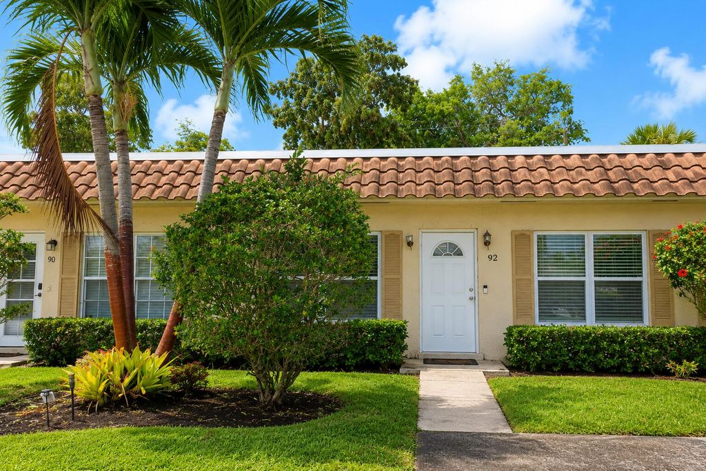 92 Lariat Circle, Boca Raton, FL 33487