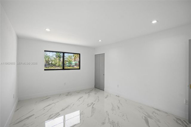 451 SW 38th Ter, Fort Lauderdale, FL 33312