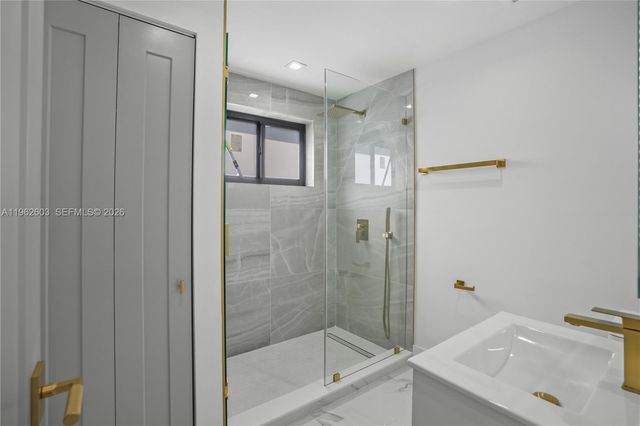 451 SW 38th Ter, Fort Lauderdale, FL 33312