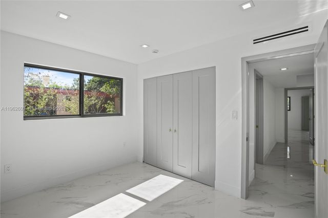 451 SW 38th Ter, Fort Lauderdale, FL 33312