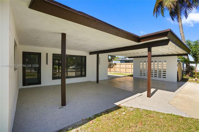 451 SW 38th Ter, Fort Lauderdale, FL 33312