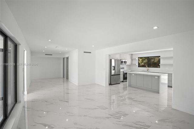 451 SW 38th Ter, Fort Lauderdale, FL 33312