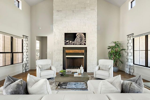 811 Wade RD, New Braunfels, TX 78132