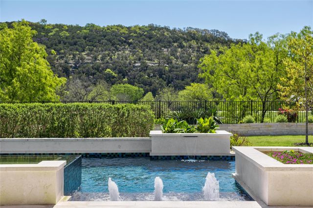 811 Wade RD, New Braunfels, TX 78132