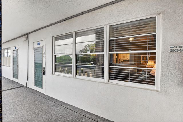 2010 N Farnham N, Deerfield Beach, FL 33442