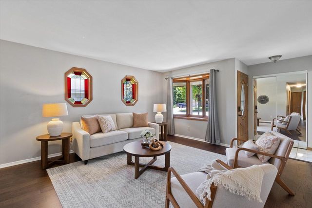 1130 E Elm ROAD, Oak Creek, WI 53154
